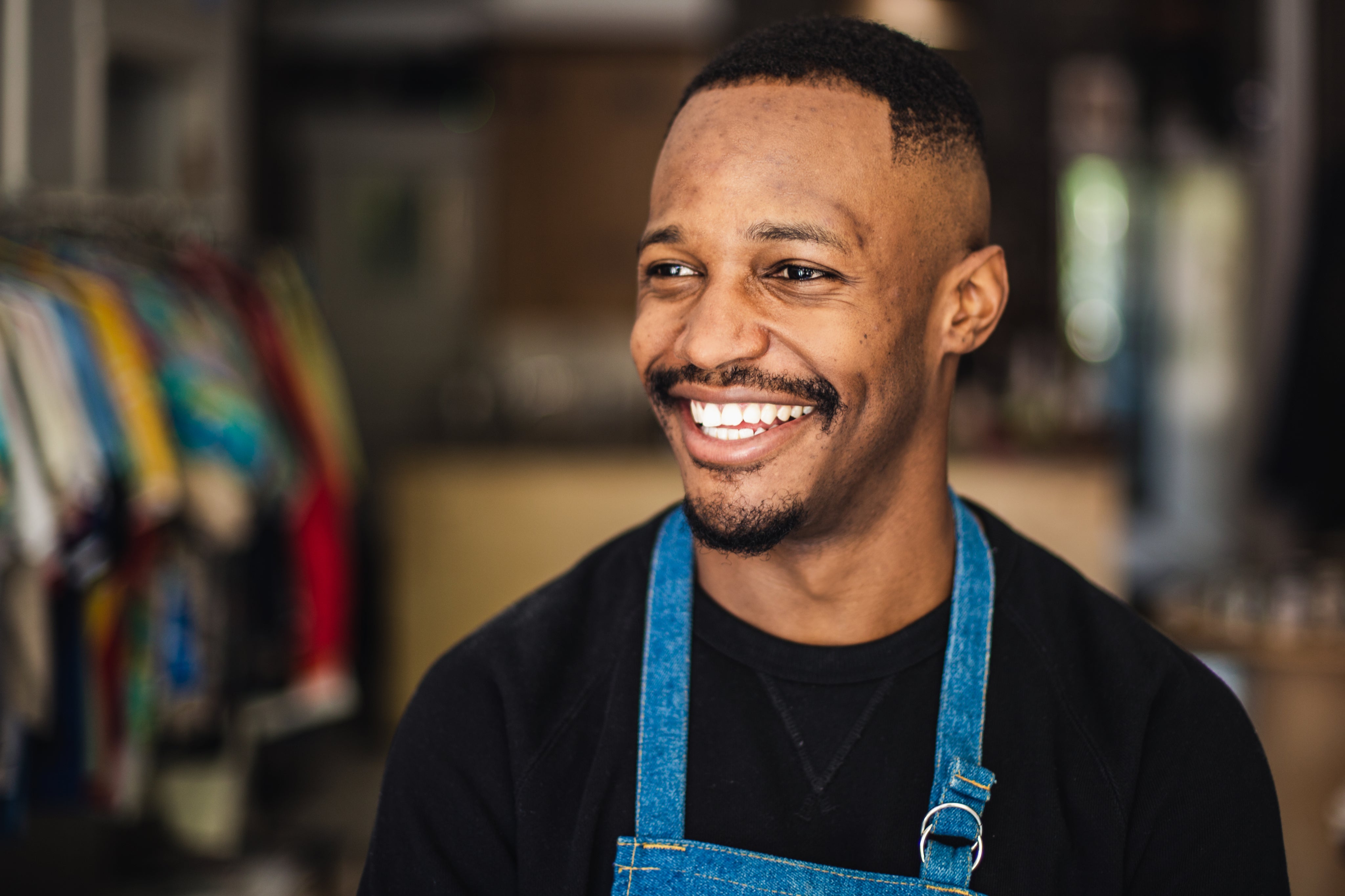 files/man-in-retail-store-with-big-smile.jpg